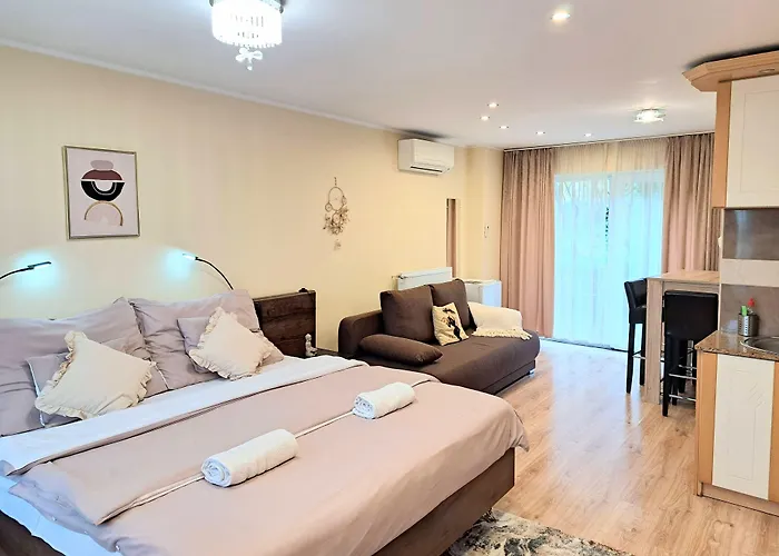 Orient Apartmanhaz 3* إغير