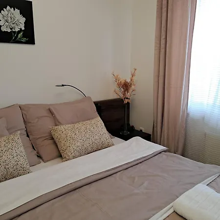 Апарт-готель Orient Apartmanhaz Еґер
