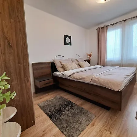 Orient Apartmanhaz Еґер