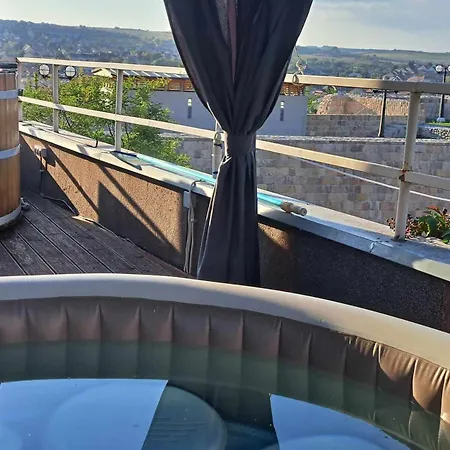 Orient Apartmanhaz Апарт-готель