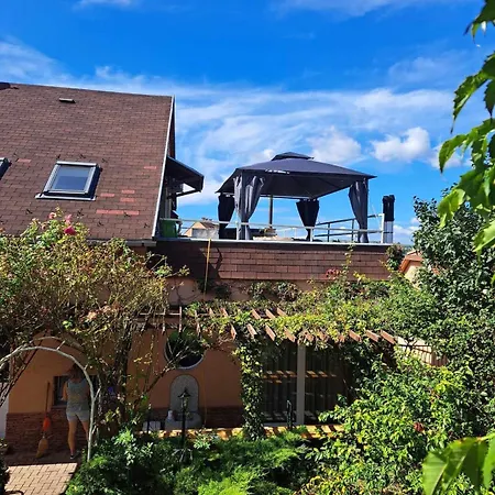 Orient Apartmanhaz アパートホテル エゲル