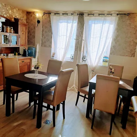 Orient Apartmanhaz Еґер