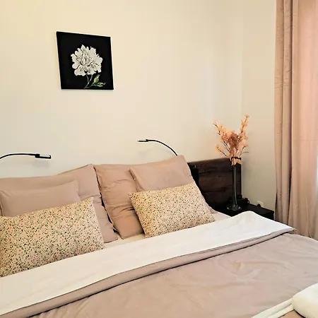 Orient Apartmanhaz Апарт-готель 3*