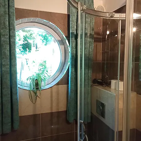 Orient Apartmanhaz アパートホテル エゲル