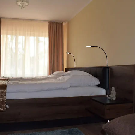 Orient Apartmanhaz アパートホテル エゲル