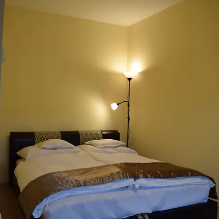 アパートホテル Orient Apartmanhaz 3*