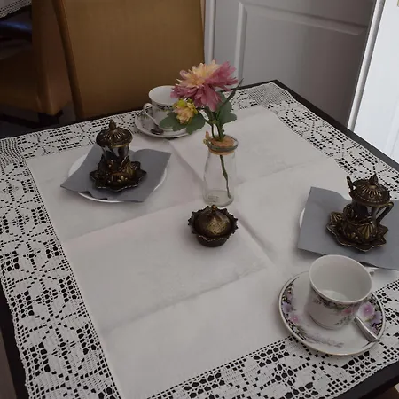 Orient Apartmanhaz 3* エゲル