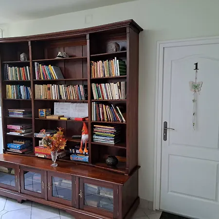 Orient Apartmanhaz アパートホテル