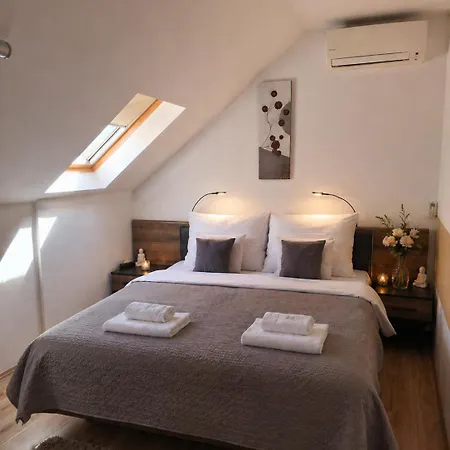 Orient Apartmanhaz شقة فندقية 3*