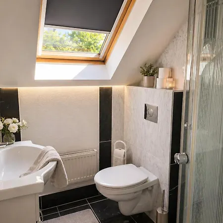 Orient Apartmanhaz 3* إغير